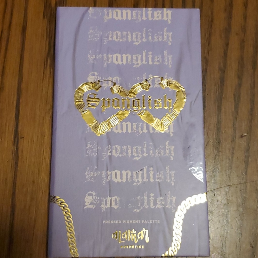 Alamar Cosmetics Spanglish Pressed Pigment Palette